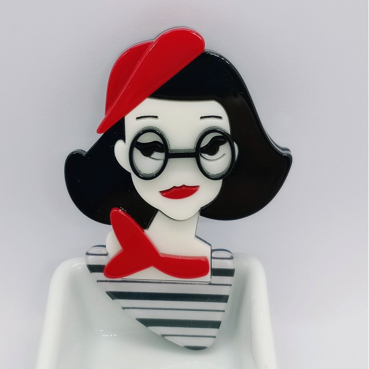 Broche en acrylique femme française, béret rouge, lunettes ovales