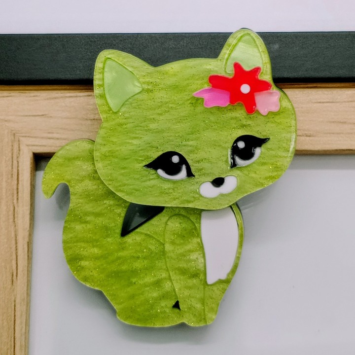 Broche Chaton en Acrylique – Style Rétro & Tendance | Trugarezemma