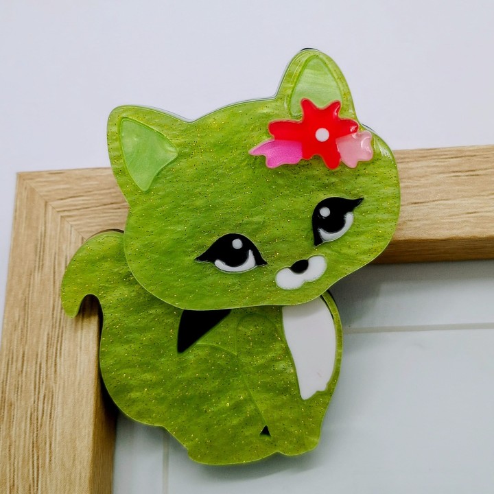 Broche Chaton en Acrylique – Style Rétro & Tendance | Trugarezemma