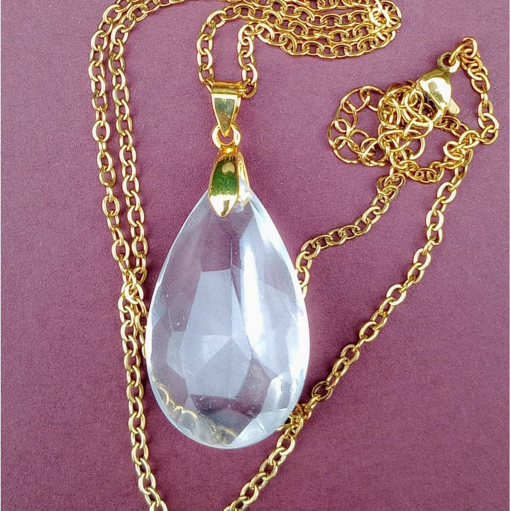 Petit pendule-collier divinatoire porté autour du cou (chaîne or 50 cm)
