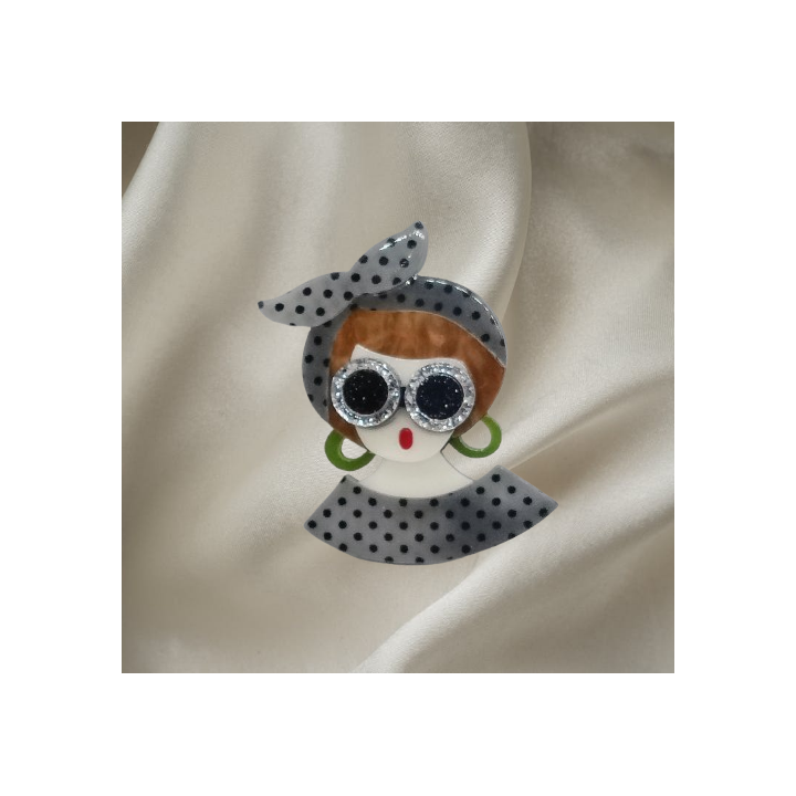 Broche en Acrylique Femme Blonde – vue de profil