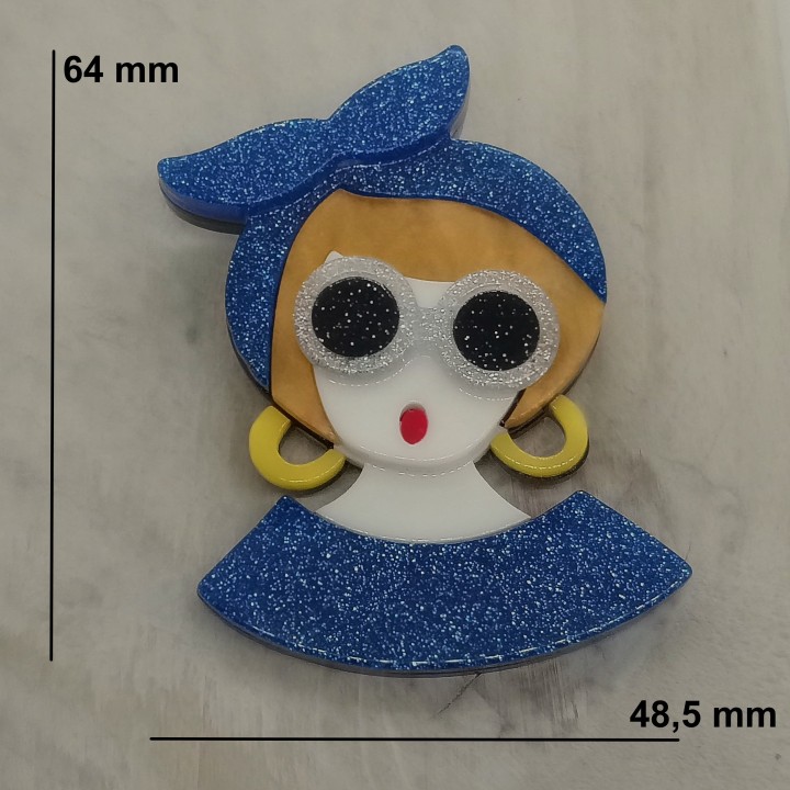 broche acrylique mesures 64 x 48,5 mm