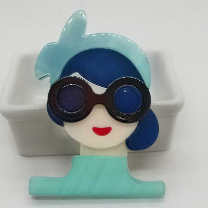 broche en acrylique un bijou chic pour sublimer votre style au quotidien ou pour une occasion spéciale